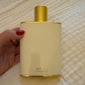 Victoria Beckham Suite 302 White and Gold Perfume